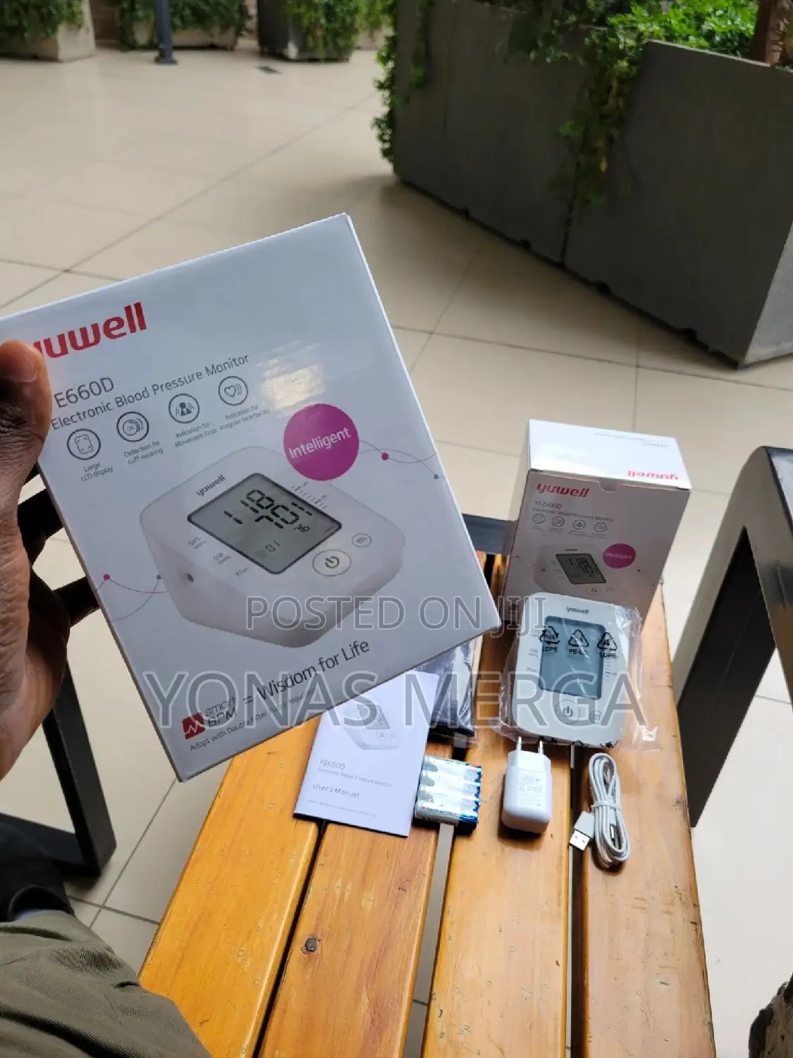 Bp Monitoring耹登bp Monitor=Built-in Recharge Battery for Long-Term Use