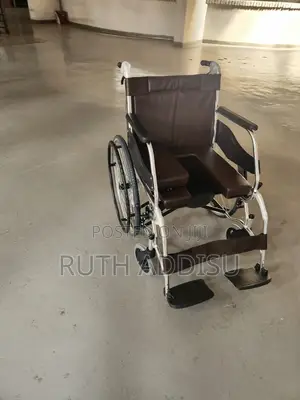Wheelchair痛哭medical Foldable Commode Wheelchair免得wheelchair Almunium