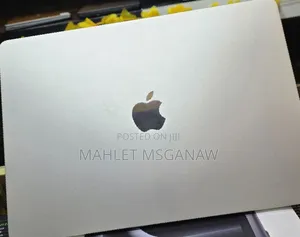 New Laptop Apple MacBook Air 2024 M3 15-Inch 8GB Apple M3 SSD 256GB