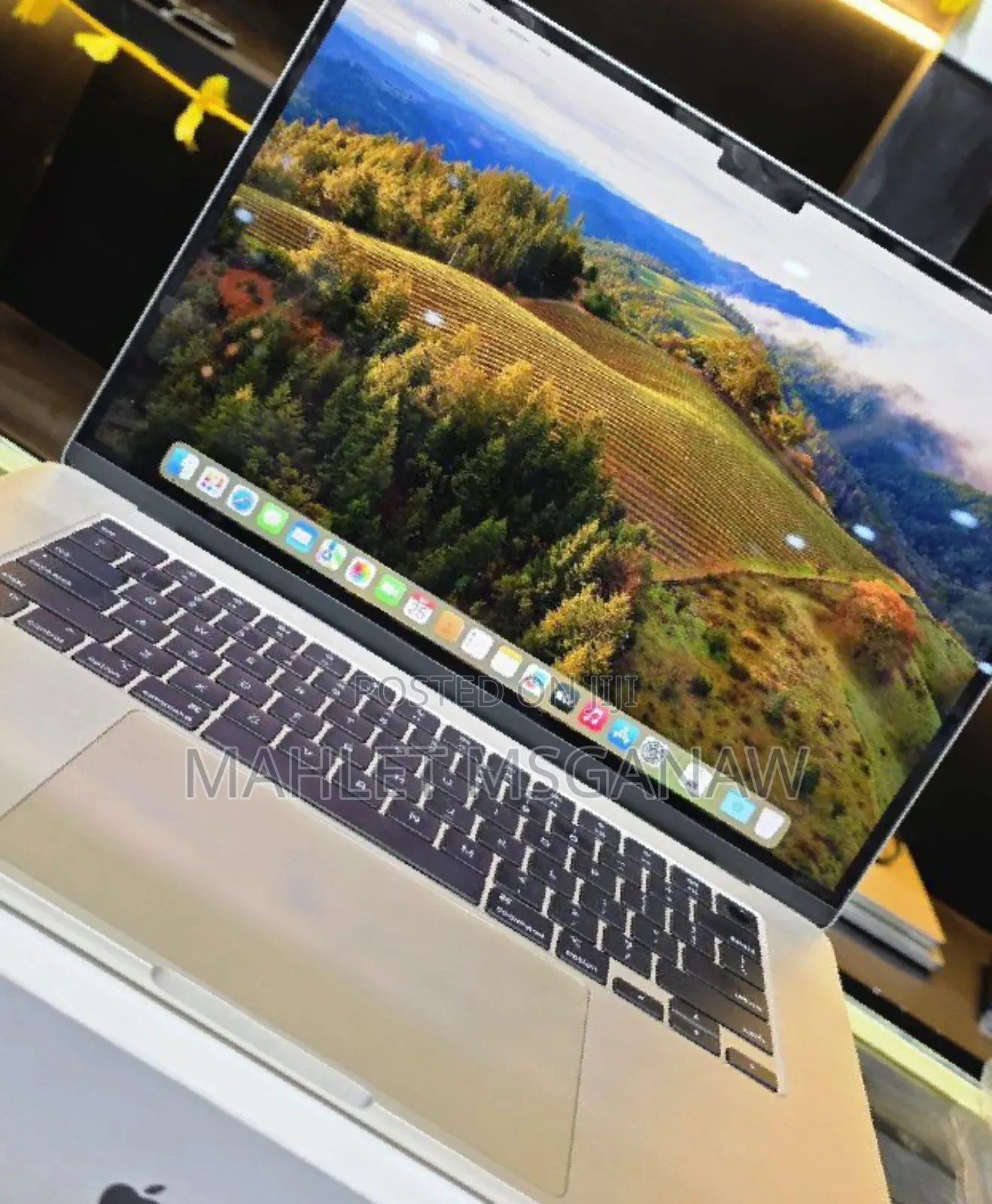 New Laptop Apple MacBook Air 2024 M3 15-Inch 8GB Apple M3 SSD 256GB