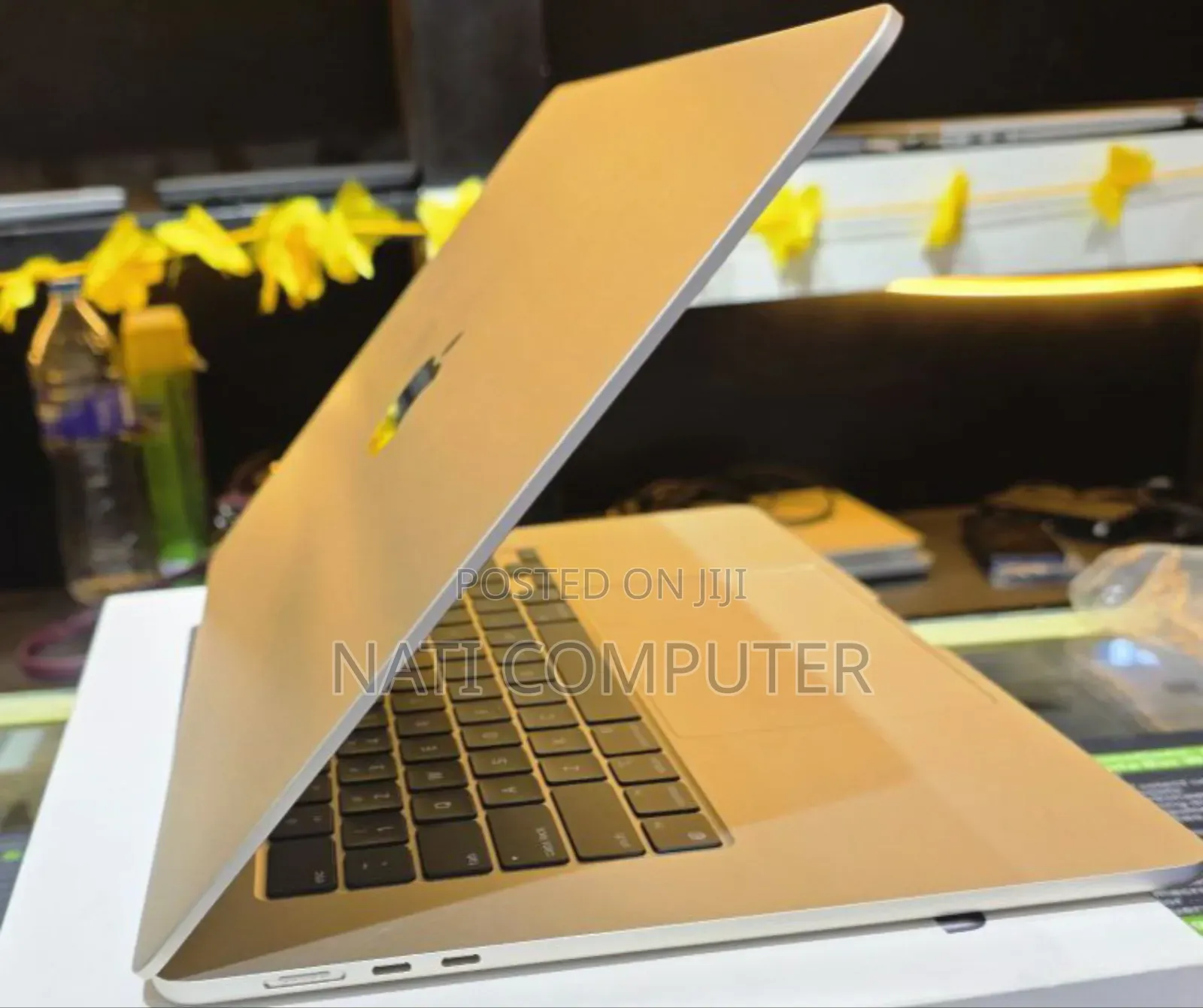 New Apple MacBook Air 2024 M3 13-Inch 8GB Intel Core I7 SSD 256GB