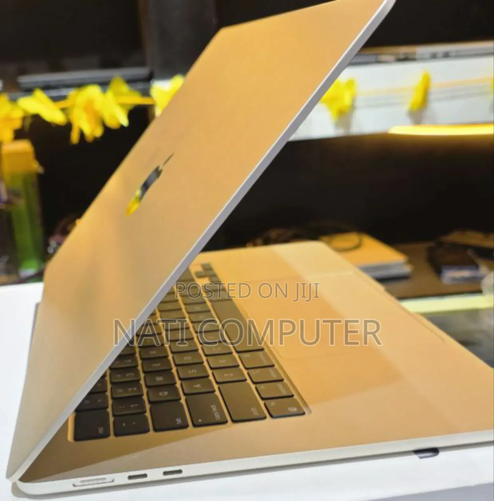 New Apple MacBook Air 2024 M3 13-Inch 8GB Intel Core I7 SSD 256GB