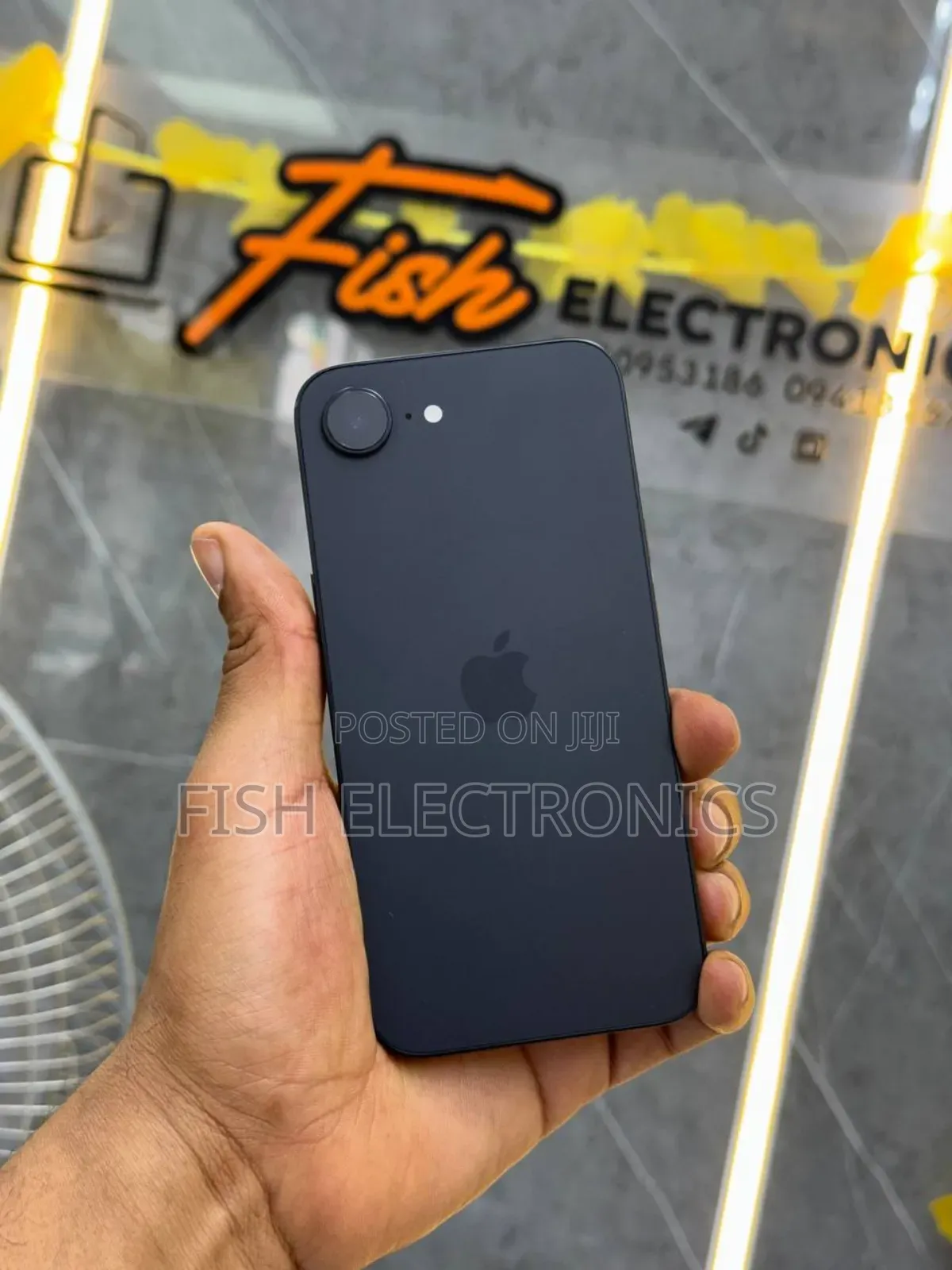 New Apple iPhone 16e 128 GB Black