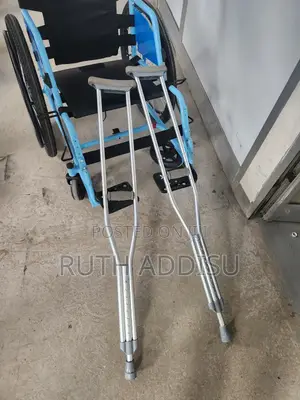 Pair Left and Right Axillary Bilateral Crutches轟隆almunium Axillary