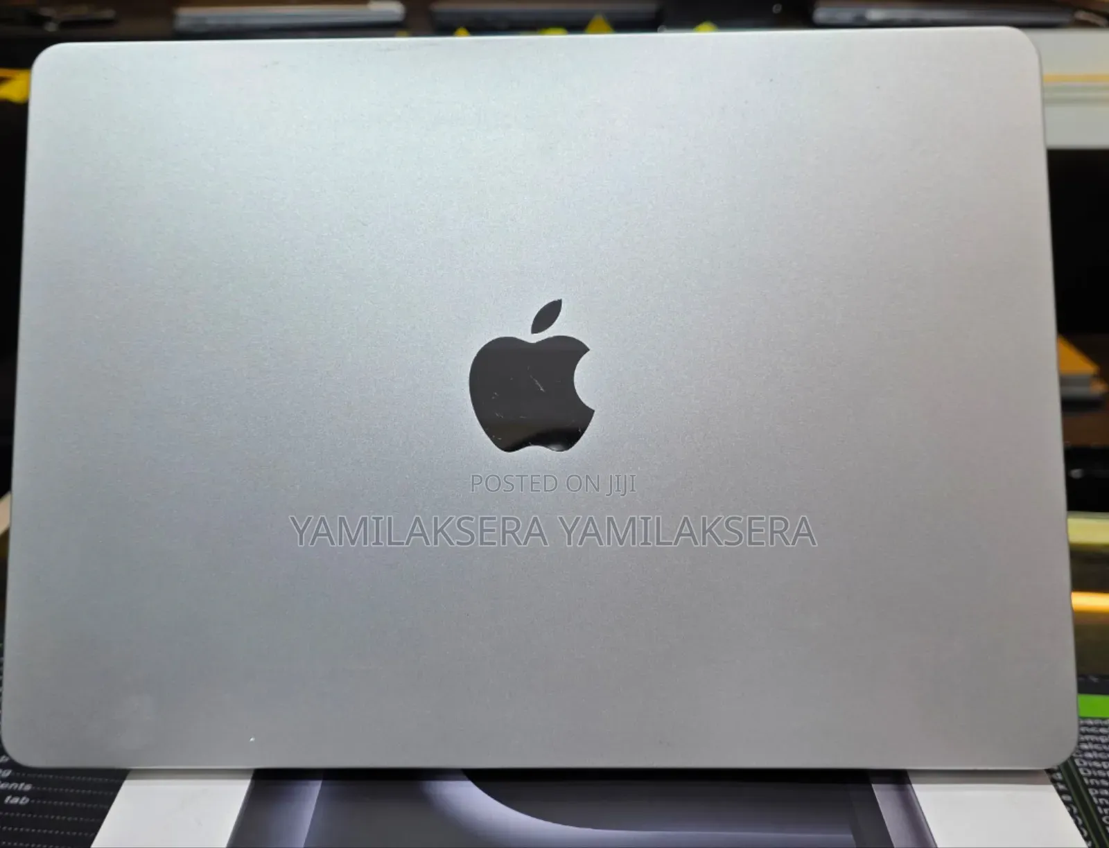 New Apple MacBook Air 2024 M3 13-Inch 16GB Intel Core M3 SSD 256GB