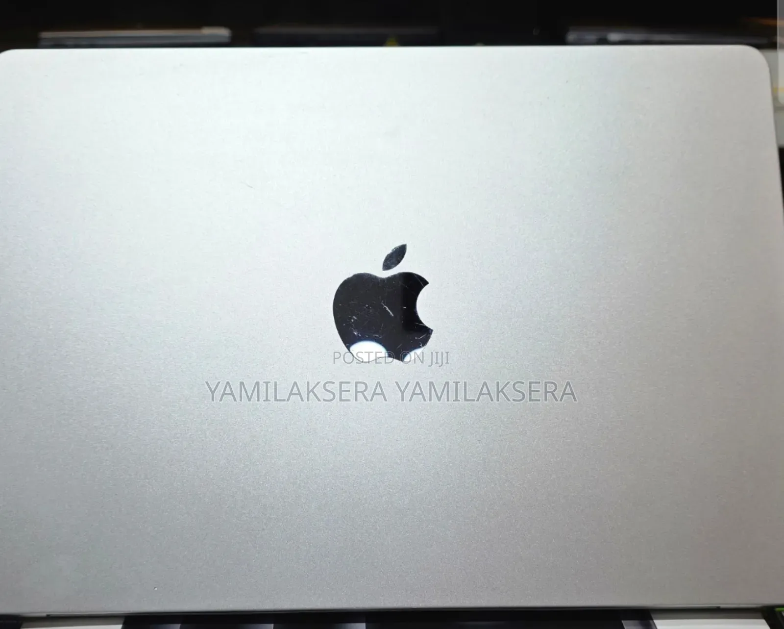 New Apple MacBook Air 2024 M3 13-Inch 16GB Intel Core M3 SSD 256GB