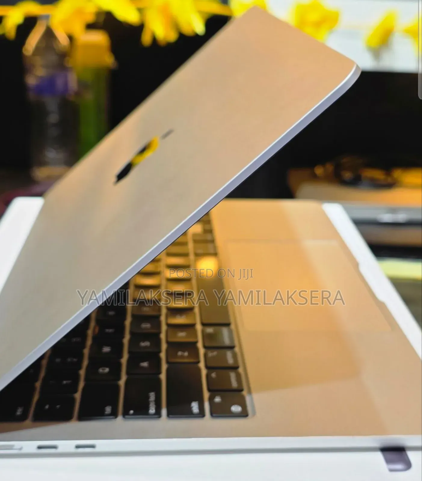 New Apple MacBook Air 2024 M3 13-Inch 16GB Intel Core M3 SSD 256GB