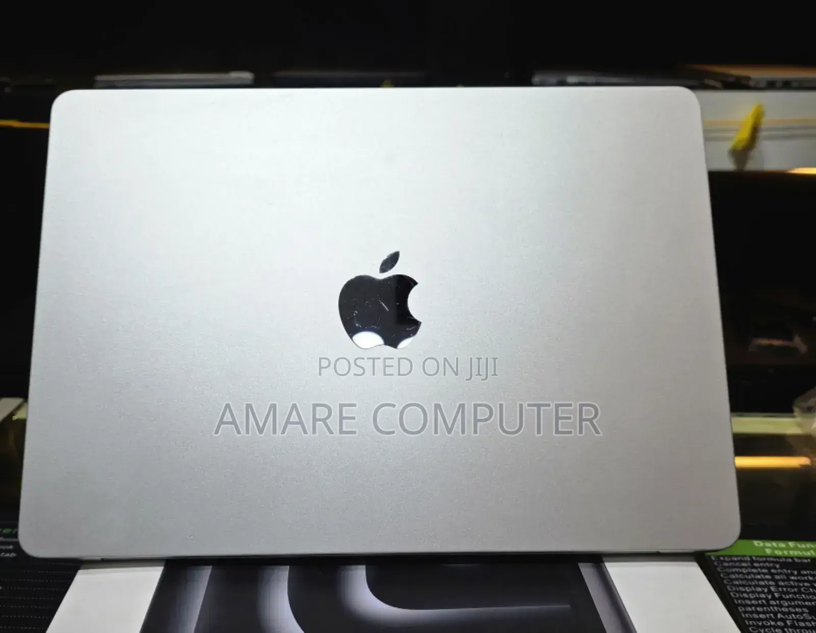 New Laptop Apple MacBook Air 2022 M2 16GB Apple M2 SSD 256GB