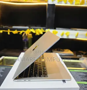 New Laptop Apple MacBook Air 2022 M2 16GB Apple M2 SSD 256GB