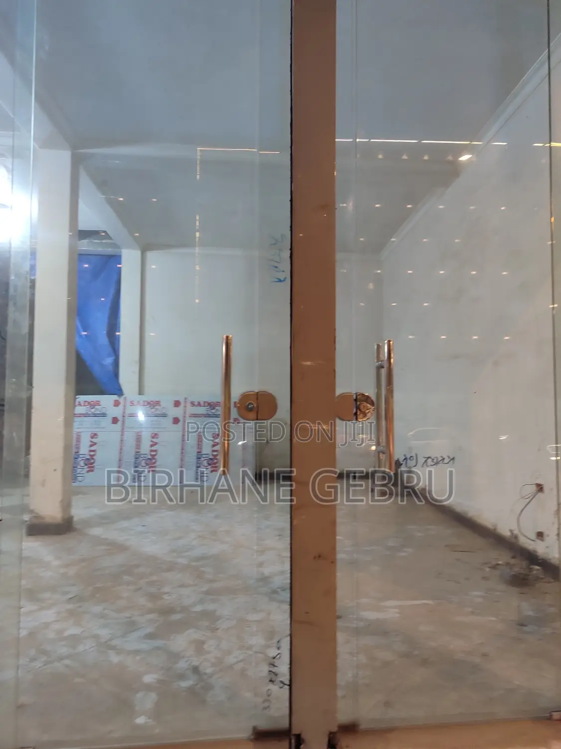 Shopping Rent for Maketing Center Show Room and Other