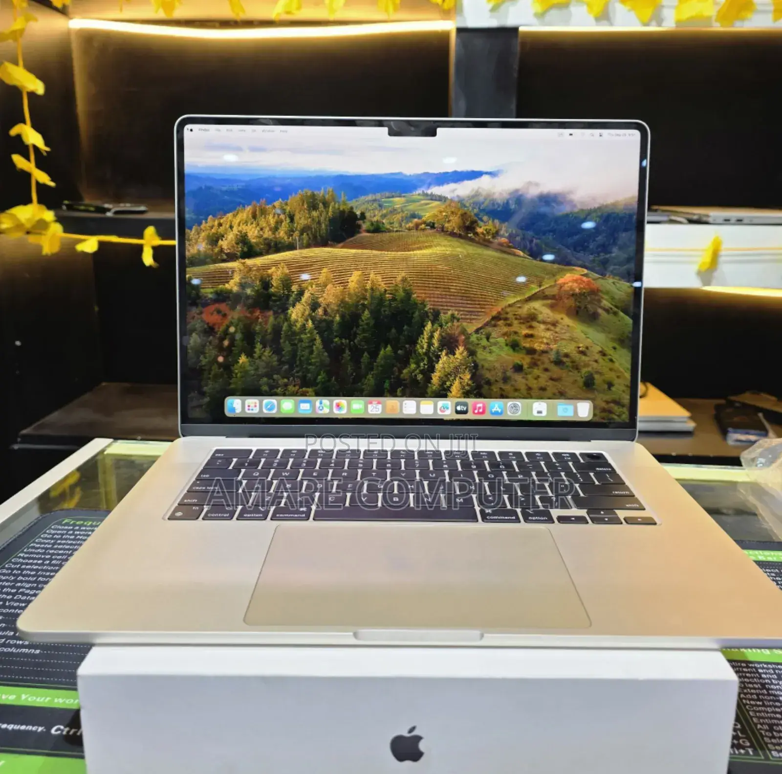 New Laptop Apple MacBook Air 2025 M4 15-Inch 8GB Apple M3 SSD 256GB