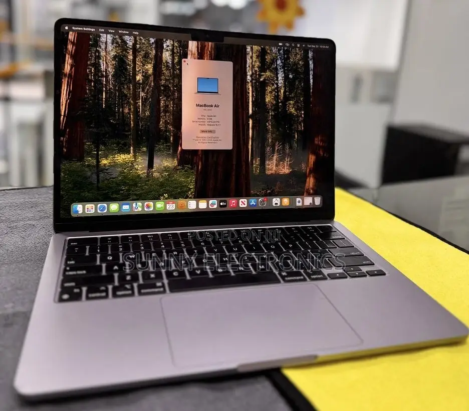 New Laptop Apple MacBook Air 2022 M2 16GB Apple M2 SSD 256GB