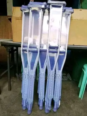 Photo - Homecare Hospital-Quality Crutches脊殖additional Strength Weight-Bearing