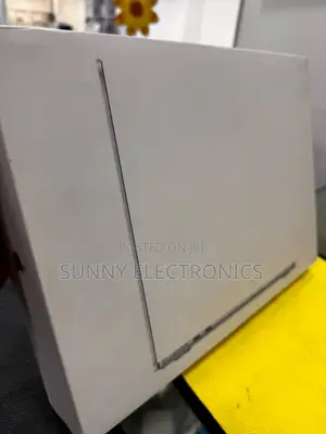 Photo - New Laptop Apple MacBook Air 2025 M4 13-Inch 16GB Apple M4 SSD 256GB