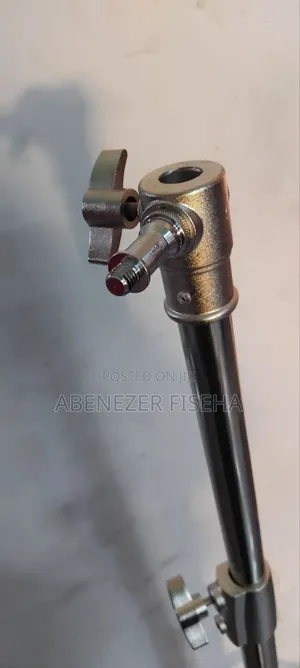 Almuniyem Light Stand