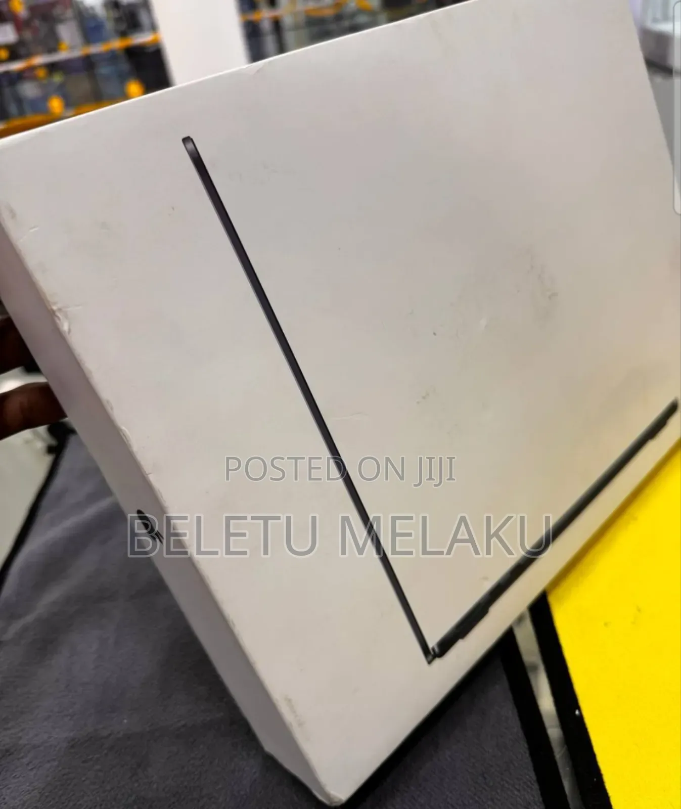 New Laptop Apple MacBook Air 2024 M3 13-Inch 16GB Apple M3 SSD 256GB