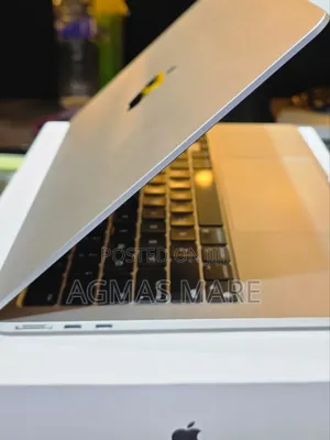 Photo - New Laptop Apple MacBook Air 16GB Apple M2 SSD 256GB