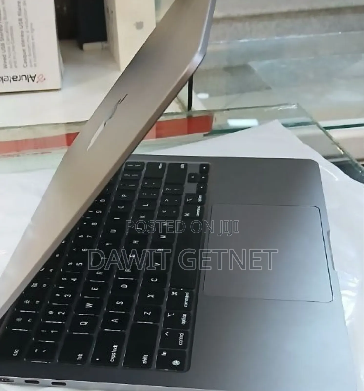 New Laptop Apple MacBook Air 2022 M2 8GB Intel Core I5 SSD 256GB