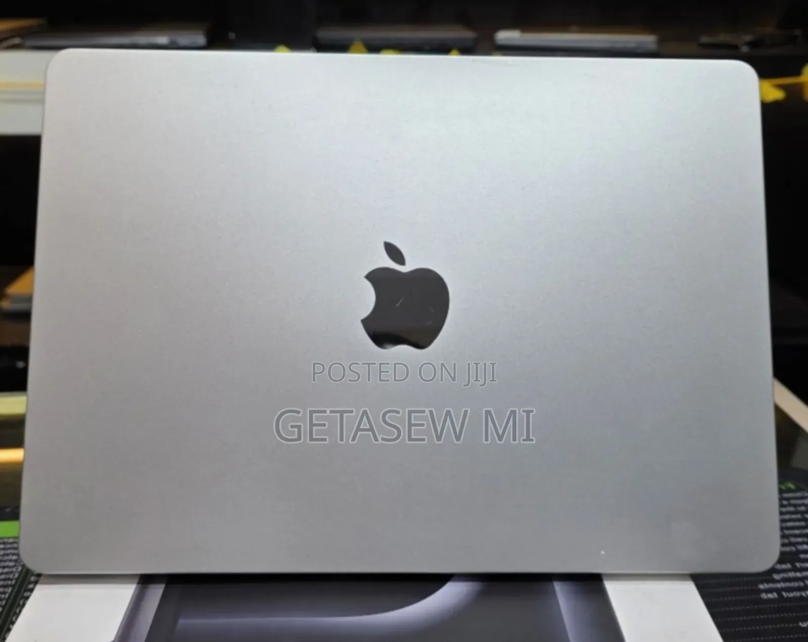 New Laptop Apple MacBook Air 2022 M2 16GB Apple M2 SSD 256GB