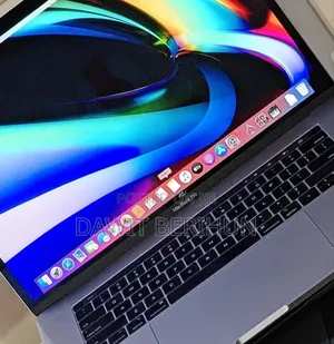 New Laptop Apple MacBook Pro 32GB Intel Core I9 SSD 512GB