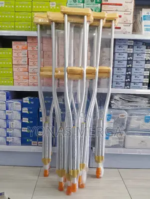 Photo - Axillary Kranch=Aluminum Crutches部8crutches, Suitable Height,Reference