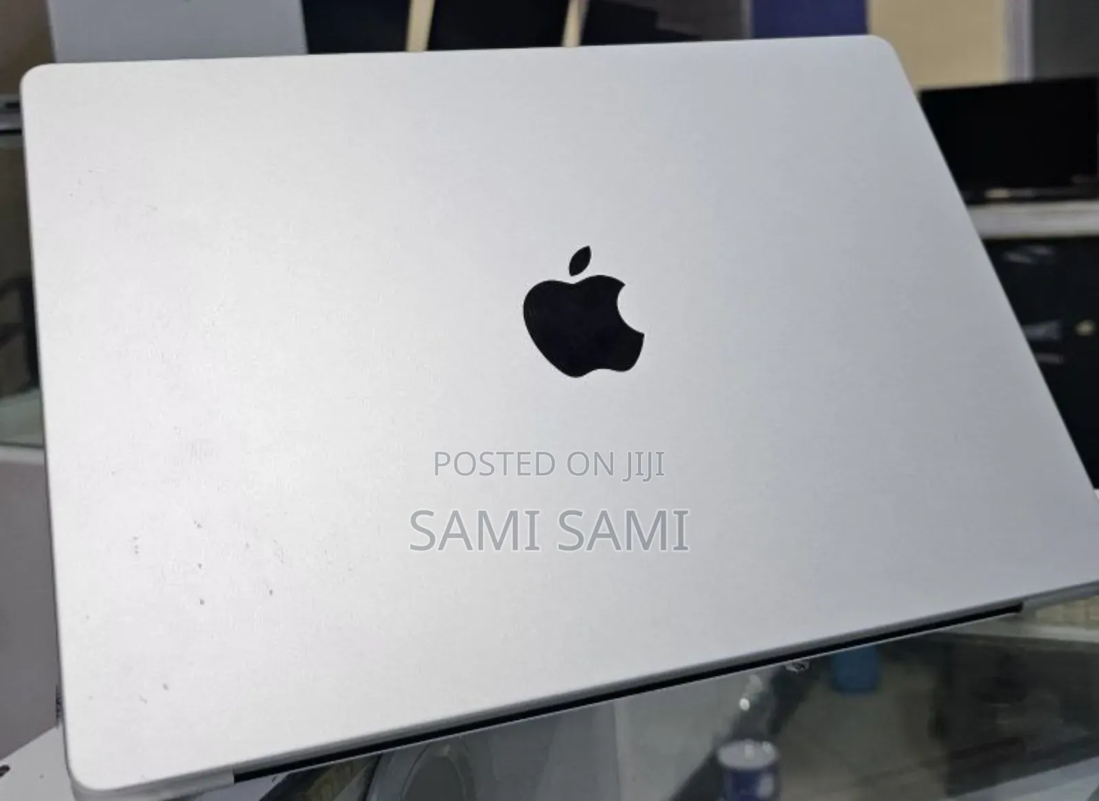 New Laptop Apple MacBook Pro 2023 M3 14-Inch 8GB Apple M3 Pro SSD 512GB