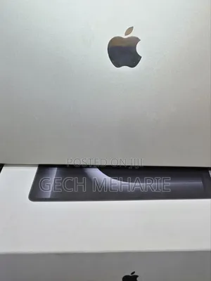 Photo - New Laptop Apple MacBook Air 2024 M3 13-Inch 8GB Apple M3 SSD 256GB