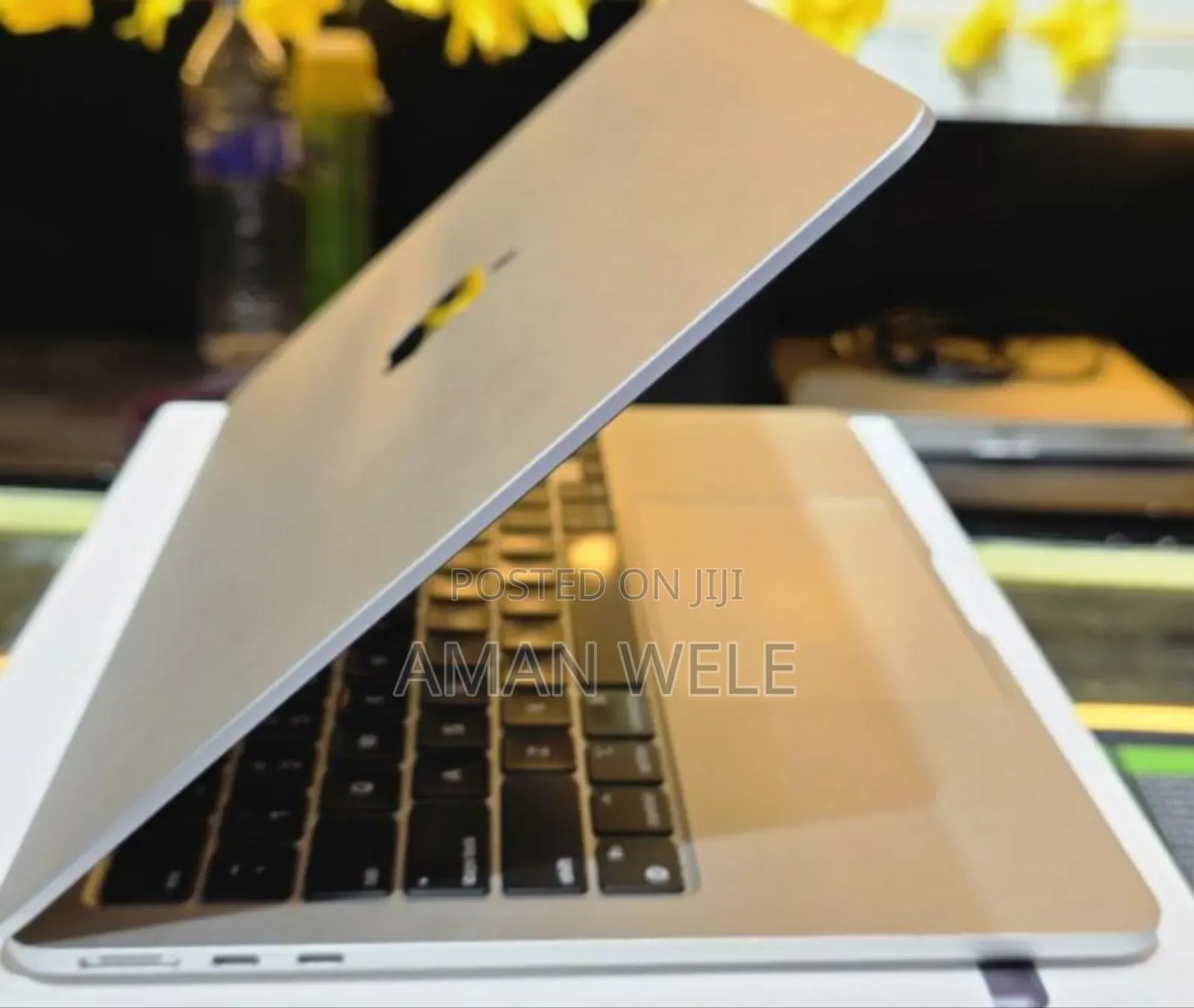 New Laptop Apple MacBook Air 2022 M2 16GB Intel SSD 256GB