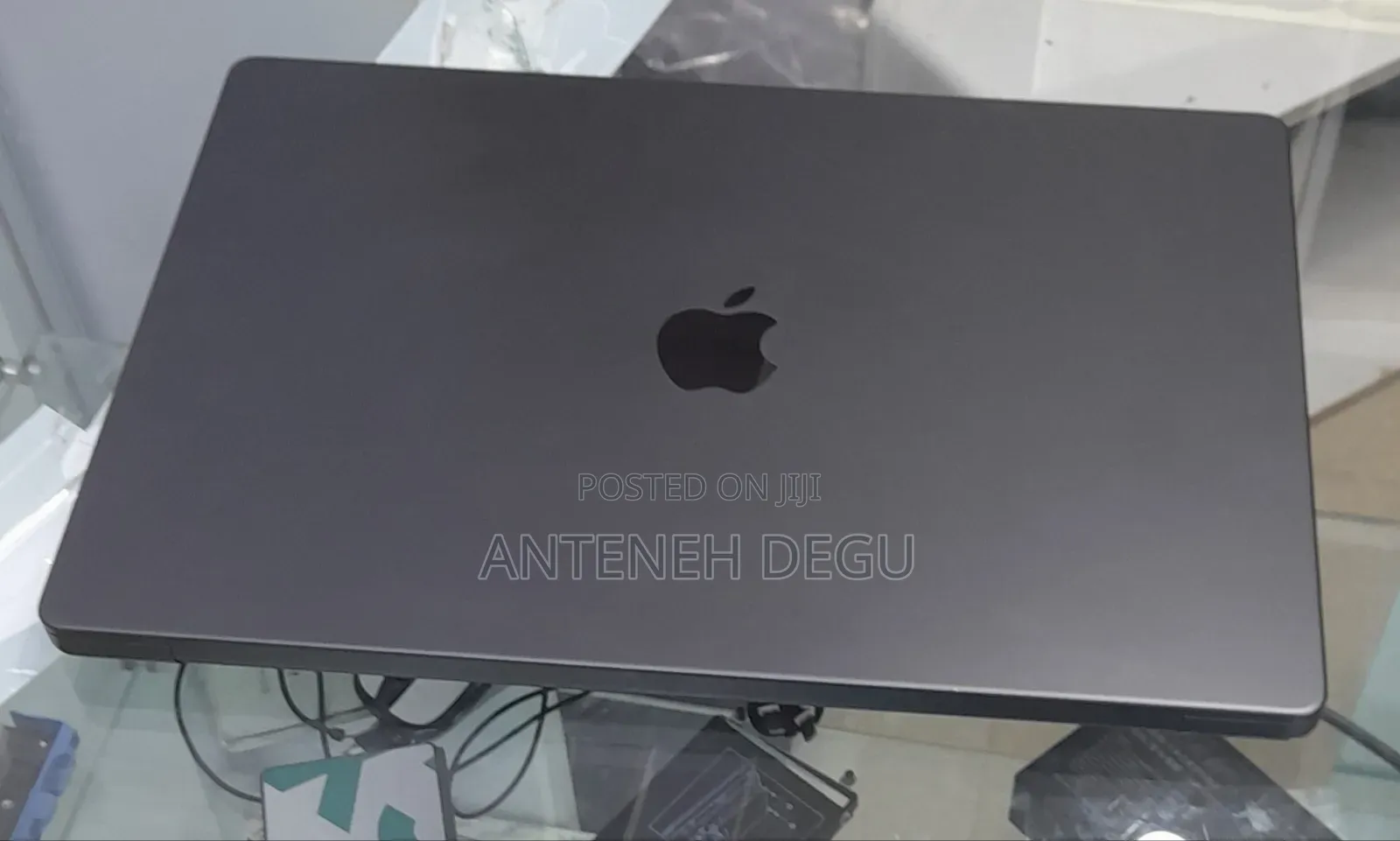 New Laptop Apple MacBook Pro 2024 M4 14-Inch 16GB Apple M4 SSD 1T