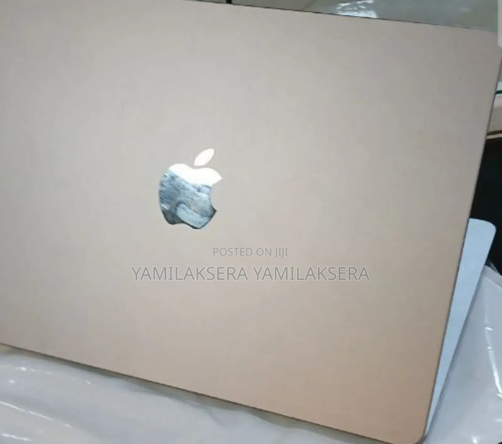 New Laptop Apple MacBook Air 2022 M2 8GB Apple M2 SSD 256GB