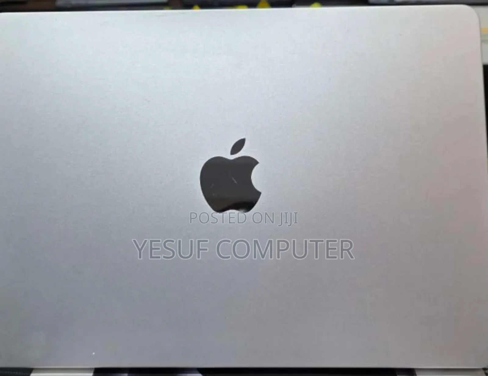 New Laptop Apple MacBook Air 2022 M2 16GB Apple M2 SSD 256GB