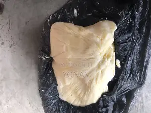 የተፈጥሮ ንፁህ ቀይና ነጭ ማር አለ እንዲሁም ቅቤ አለ