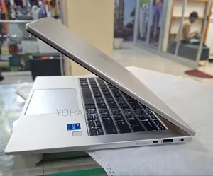 New Laptop HP EliteBook 840 G10 16GB Intel Core I5 SSD 512GB