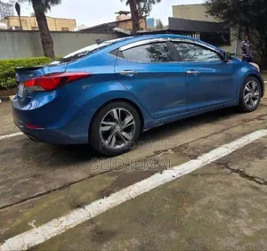 Hyundai Avante 2014 Blue