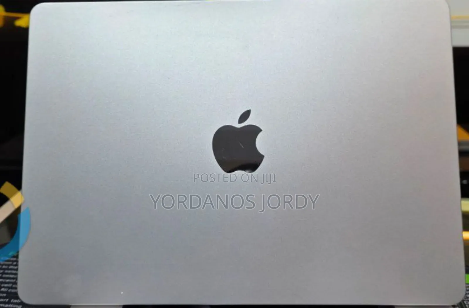 New Laptop Apple MacBook Air 2022 M2 16GB Apple M2 SSD 256GB