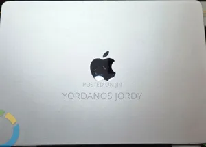 New Laptop Apple MacBook Air 2022 M2 16GB Apple M2 SSD 256GB