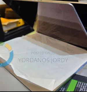 Photo - New Laptop Apple MacBook Pro M1 256GB Apple M1 Pro SSD 512GB