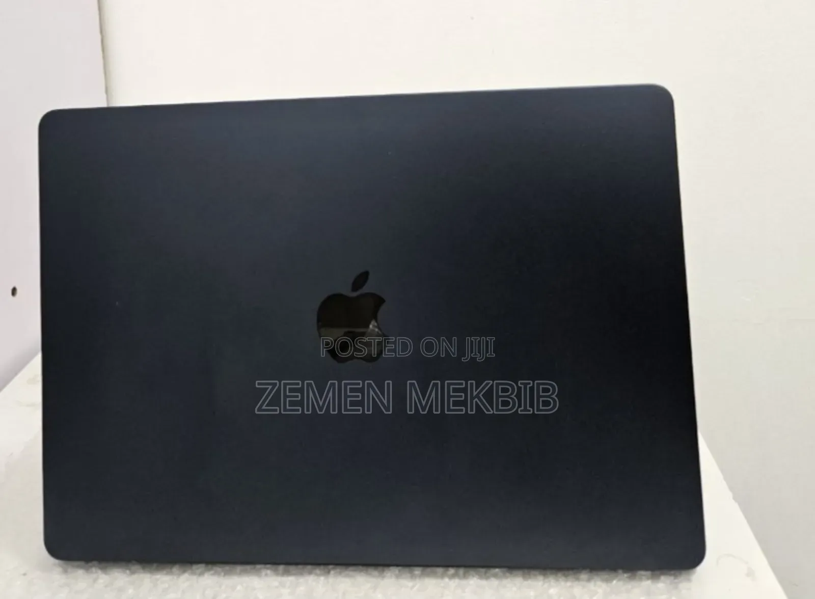 New Laptop Apple MacBook Air 2022 M2 8GB Intel Core I7 SSD 512GB