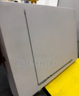 Photo - New Laptop Apple MacBook 16GB Apple M4 SSD 256GB