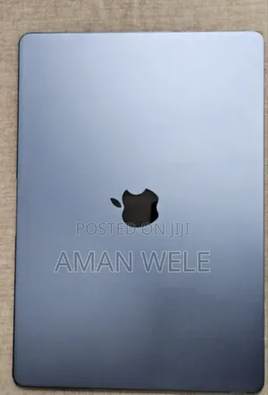 Photo - New Laptop Apple MacBook Air 2022 M2 8GB Intel Core M2 SSD 512GB