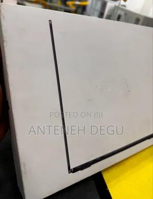 New Laptop Apple MacBook 16GB Apple M3 SSD 256GB