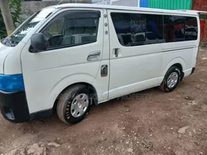 Toyota HiAce 2007 White