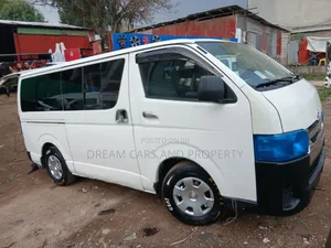 Toyota HiAce 2007 White