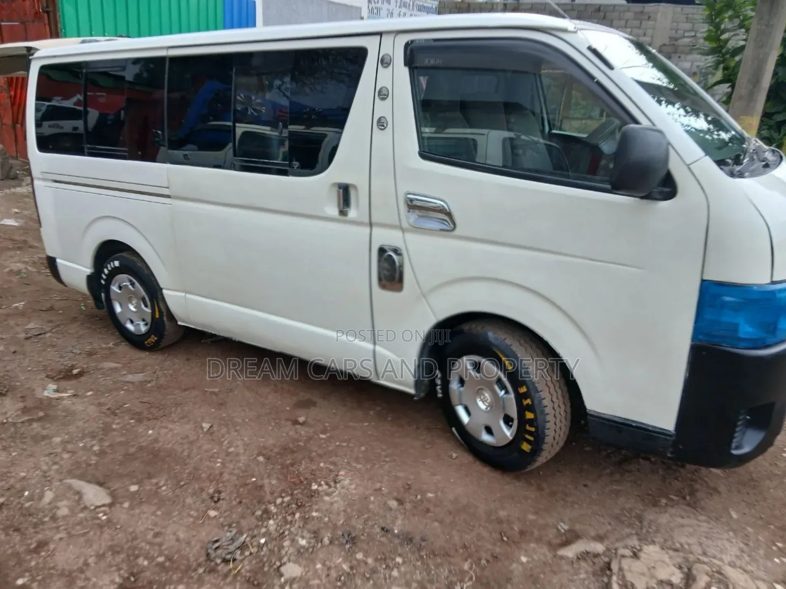Toyota HiAce 2007 White