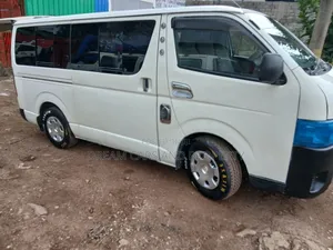 Toyota HiAce 2007 White