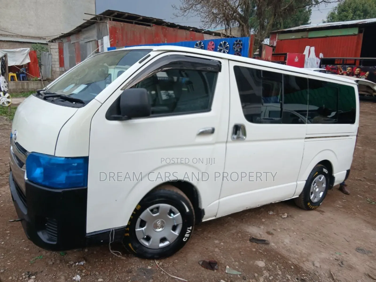 Toyota HiAce 2007 White