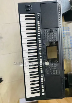 Yamaha PSR S950 Keyboard Piano