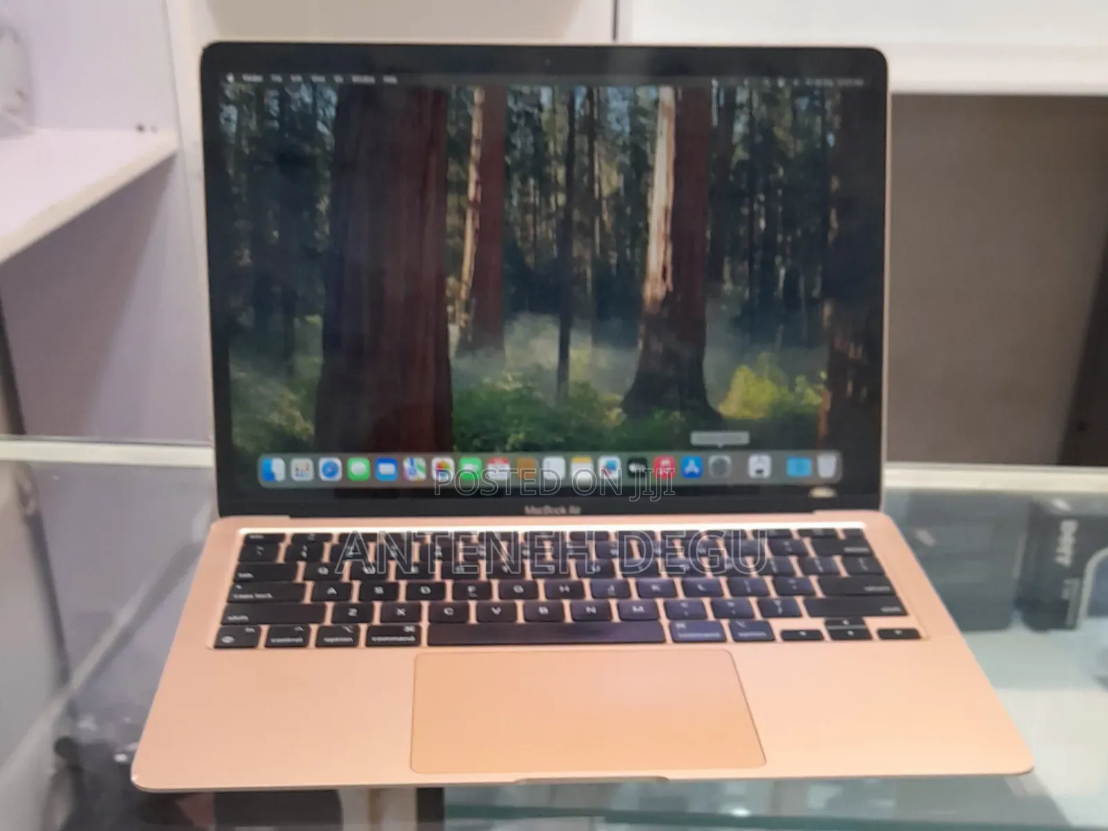 New Laptop Apple MacBook Air 2020 M1 8GB Apple M1 SSD 256GB