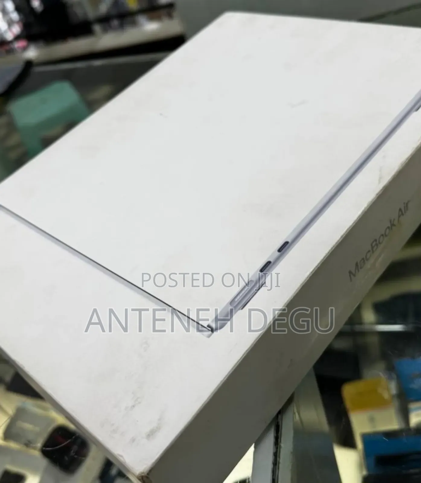 New Laptop Apple MacBook Air 2025 M4 13-Inch 16GB Apple M4 SSD 256GB