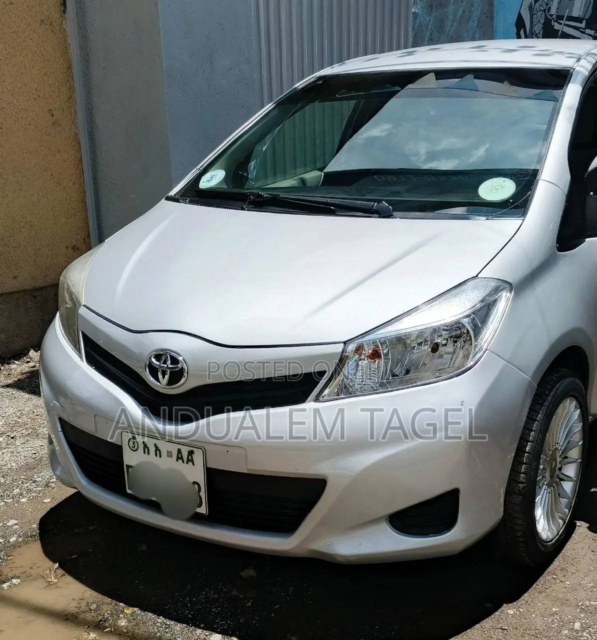 Toyota Yaris L Hatchback 5dr 2012 Silver